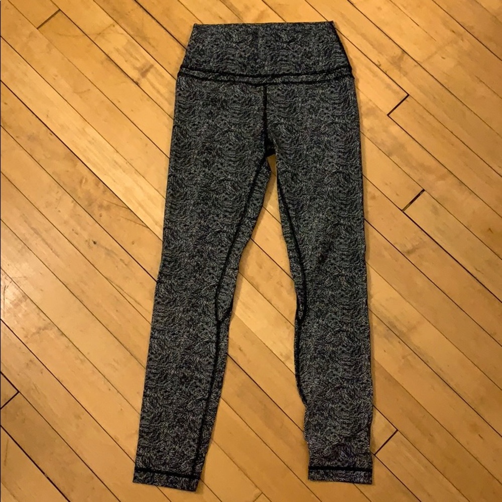 Patterned leggings
